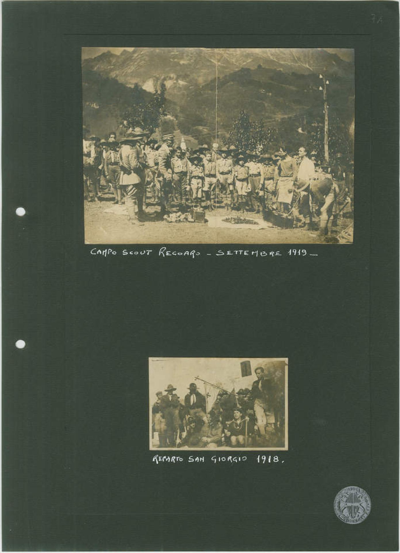 Foto del Reparto S. Giorgio nel 1918 e del Campo scout a Recoaro del 1919. Archivio storico Sezione Cngei di Vicenza, Sezione Cngei, Album e raccolte di fotografie, b. 60, c. 71r.